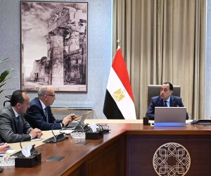 رئيس الوزراء يستعرض مع وزير الري مستجدات عددٍ من مشروعات الوزارة