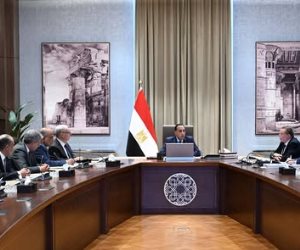 رئيس الوزراء يتابع تداعيات التصعيد العسكري بالمنطقة وتأثيراته في سلاسل الإمداد العالمية