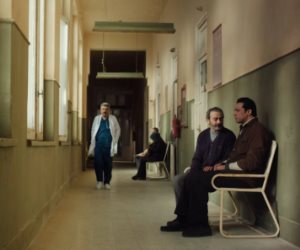 حالة الطفل تسوء وعونى يواسى نرجس فى الحلقة 4 من مسلسل حكاية نرجس