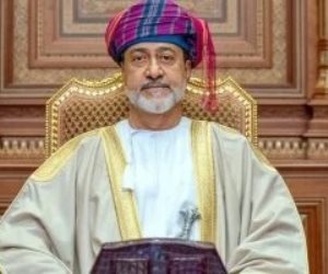 سلطان عمان يهنئ مجتبى خامنئي لاختياره مرشدا على إيران