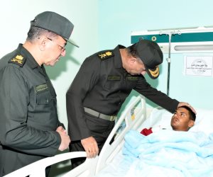 وزير الدفاع يزور مصابي القوات المسلحة بمجمع الجلاء ويوجه بتقديم أقصى رعاية طبية