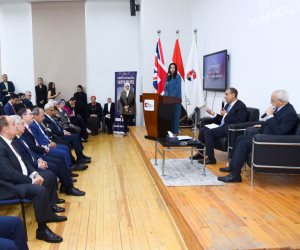 وزير الخارجية يعقد لقاءً تفاعليًا مع طلاب الجامعة البريطانية ويشهد توقيع مذكرة تفاهم بين الوزارة والجامعة  