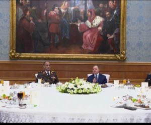 "يد واحدة لحماية الوطن".. قادة القوات المسلحة والشرطة على مائدة إفطار وزارة الداخلية (فيديو)