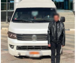 أمن الجيزة يضبط سائق "ميكروباص" قام بتشغيل مقطع فيديو منافى للآداب فى حضور ركاب