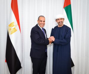 وزير الخارجية يزور الإمارات ويعقد مباحثات مع نظيره وينقل رسالة تضامن من الرئيس والحكومة والشعب المصري