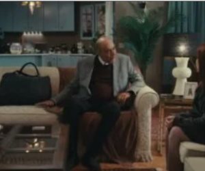 مسلسل اللون الأزرق الحلقة 11.. والد آمنة يزور منزلها ويقيم معها