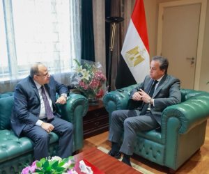 وزير الصحة يبحث مع رئيس هيئة الدواء توافر الأدوية والمستلزمات وملفات التتبع والتوطين