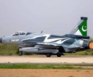 تداعيات "حرب الوقود": باكستان تفرض قيوداً على شحن الطائرات بالوقود وتستنجد بالمطارات الخارجية