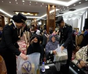 الداخلية تحتفي بأعياد المرأة بمبادرات إنسانية لدعم السيدات المعيلات ونزيلات مراكز الإصلاح والتأهيل (صور)