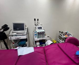 الصحة تغلق عيادة «ندوش بيوتي كلينك» للتجميل بالقاهرة لإدارتها بدون ترخيص وانتحال صفة طبيب