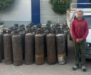 ضبط سائق سيارة ربع نقل فى الدقهلية يبيع إسطوانات الغاز بأزيد من السعر الرسمى
