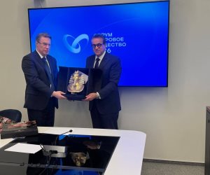 وزير الصحة يلتقي نظيره الروسي لبحث ملفات التعاون المشترك على هامش منتدى «الحياة الصحية» في موسكو