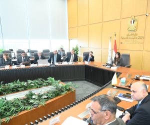 وزيرة الإسكان تعقد اجتماعًا موسعًا لمتابعة الموقف التنفيذي لمشروعات الإسكان التي تنفذها مختلف جهات الوزارة