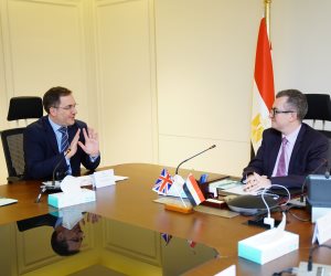 وزير التخطيط والتنمية الاقتصادية يلتقي السفير البريطاني لبحث تعزيز التعاون الاقتصادي