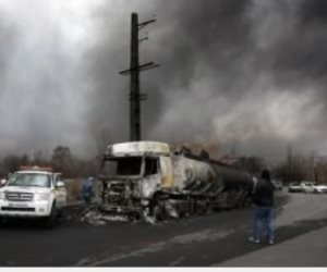 4 إصابات خطيرة وعالقون تحت الأنقاض في عراد الإسرائيلية بعد هجوم صاروخي