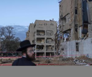 إيران تقصف مصنعا إسرائيليا مهما فى منطقة النقب وإعلام عبرى ينشر فيديو الدمار