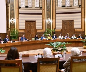 الرئيس السيسى يؤكد محورية التناول الدرامى والإعلام فى ترسيخ احترام المرأة