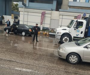 مرور الجيزة يدفع بالخدمات الأمنية وأوناش سحب الأعطال على الطرق وقت الأمطار (صور)