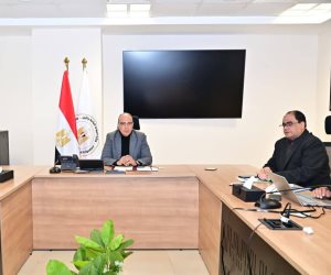 وزير الرى يتابع أعمال إزالة التعديات على مجرى نهر النيل ضمن "المشروع القومي لضبط النيل"