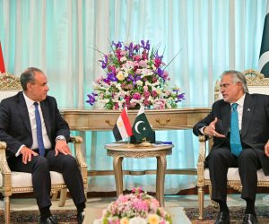 وزيرا خارجية مصر وباكستان يبحثان سبل تعزيز العلاقات الثنائية والتطورات الإقليمية