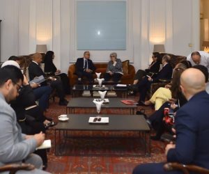 وزير الاستثمار يبحث مع الممثلة الخاصة للمملكة المتحدة لشؤون المناخ تعزيز الاستثمارات الخضراء 
