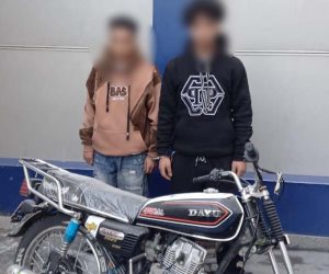 كشف حقيقة محاولة سرقة هاتف وتحطيم سيارة بالأميرية.. وضبط المتهمين