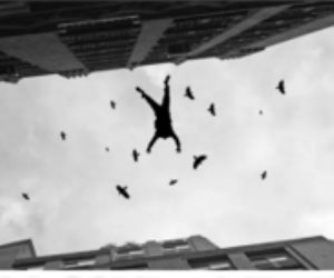 ضحية اللايك والشير: سقوط بلوجر من الطابق الـ13 أثناء تصوير فيديو على تيك توك