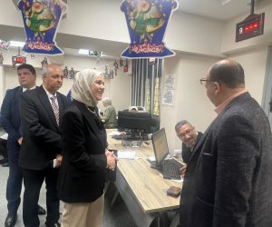 رئيس مجلس الضرائب تتفقد مركز كبار المهن الحرة في آخر يوم لتقديم الإقرارات الضريبية