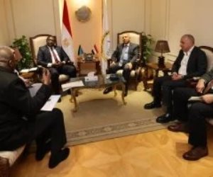 ​مصر وتنزانيا تبحثان إنشاء محطة متعددة الأغراض بدار السلام وتسيير خط ملاحى