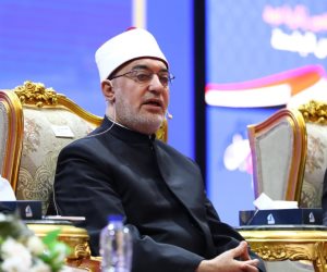 خلال كلمة بجامعة كفر الشيخ.. مفتي الجمهورية يرسّخ معالم الوعي الرقمي المنضبط