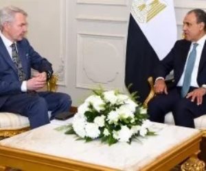 وزير الخارجية يبحث مع المبعوث الشخصى لجوتيريش تطورات أزمة السودان