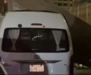 سقوط لوحة إعلانية بالمعادى وتحطم سيارة أسفلها ​بسبب سوء الأحوال الجوية