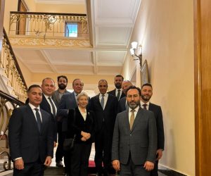 وزير الخارجية يلتقى بعدد من قادة الفكر ورؤساء مراكز الأبحاث في موسكو