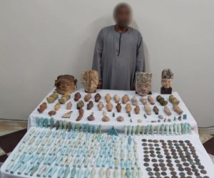 ضبط 277 قطعة أثرية بحوزة أحد الأشخاص بالمنيا بقصد الاتجار (صور)