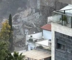دمار هائل في حيفا المحتلة وفقدان 4 إسرائيليين بعد سقوط صاروخ إيراني.. صور