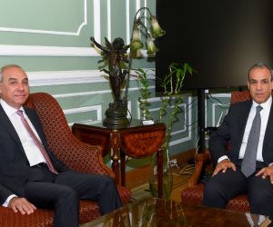 وزير الخارجية يلتقي رئيس مجلس إدارة الهيئة العامة للاستعلامات