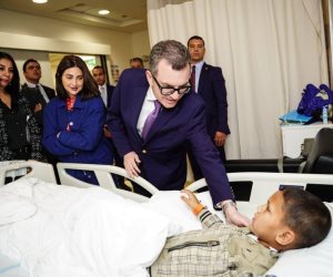 وزير التخطيط يزور مستشفى أهل مصر لعلاج الحروق