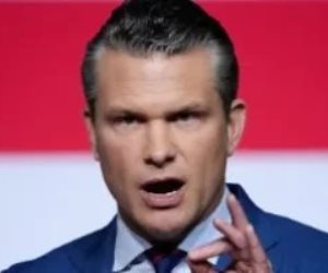 وزير الحرب الأمريكى: إيران توسلت لوقف إطلاق النار