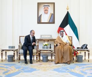 وزير الخارجية يسلم ولى عهد الكويت رسالة خطية من الرئيس السيسى