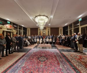 وزير الخارجية يلتقي أبناء الجالية المصرية في الكويت