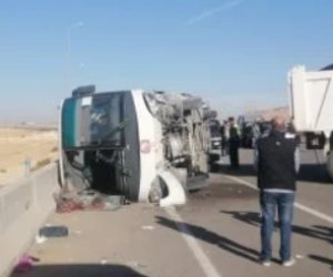 إصابة 18 طالبا فى انقلاب أتوبيس على الطريق الصحراوى بالمنيا