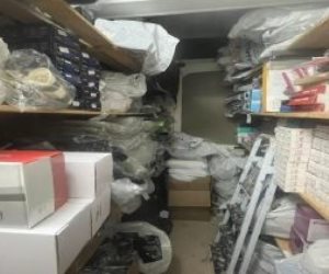 ضبط أكثر من 180 ألف قطعة مستلزمات طبية مجهولة المصدر داخل مصنع غير مرخص بالقاهرة