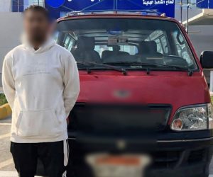 ضبط سائق ميكروباص لتعديه على قائد سيارة بسبب أولوية المرور بالقاهرة