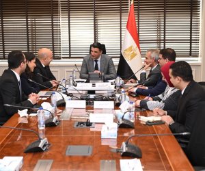 وزير الصناعة يبحث مع شركة لوريال مصر لمستحضرات التجميل توسيع الاستثمارات وزيادة الصادرات إلى الأسواق العالمية