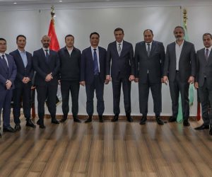 وزير الزراعة يبحث مع وفد من المستثمرين الصينيين آفاق التعاون في التصنيع الزراعي والتكنولوجيا الحديثة