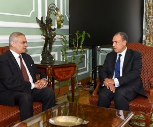 وزير الخارجية يستقبل رئيس اللجنة الوطنية لشئون اللاجئين