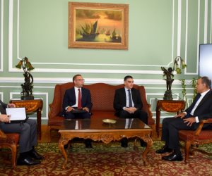 وزير الخارجية يستقبل رئيس هيئة الشراء الموحد لبحث تعزيز التعاون في مجال الأمن الصحي ودعم نفاذ الدواء المصري إلى الأسواق الأفريقية