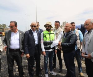 وزير النقل ومحافظ شمال سبناء يتفقدان خط السكة الحديد وعدد من المشروعات التنموية بالمحافظة (صور)