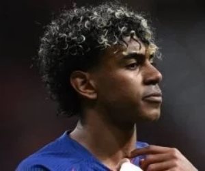 شوط أول نارى ..  3 أهداف وإصابة دموية في مباراة أتلتيكو مدريد ضد برشلونة «فيديو»