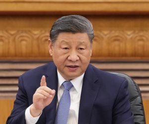 الصين تقترح تسوية جديدة في الشرق الأوسط.. وتصف الحصار البحري بأنه "خطير وغير مسؤول"